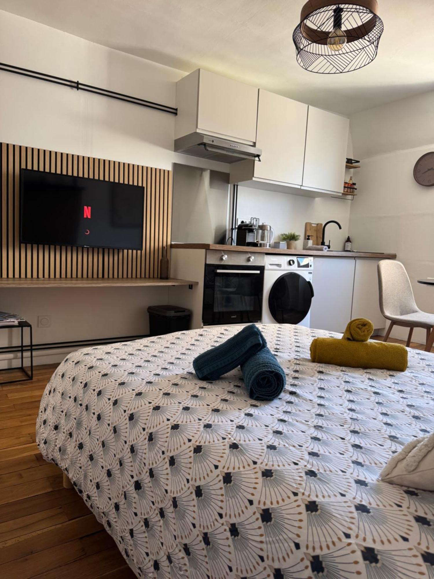 Charmant Appartement Au Coeur De บัวร์ ภายนอก รูปภาพ