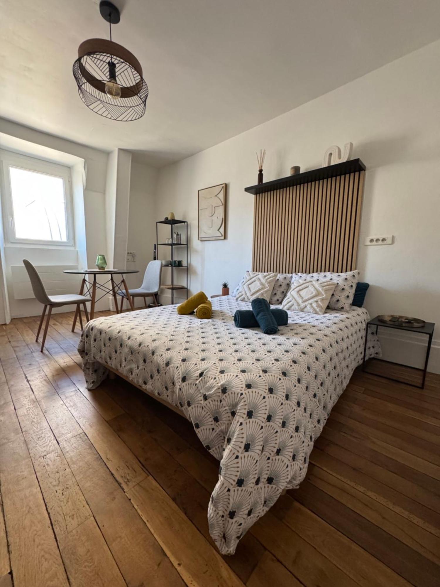 Charmant Appartement Au Coeur De บัวร์ ภายนอก รูปภาพ