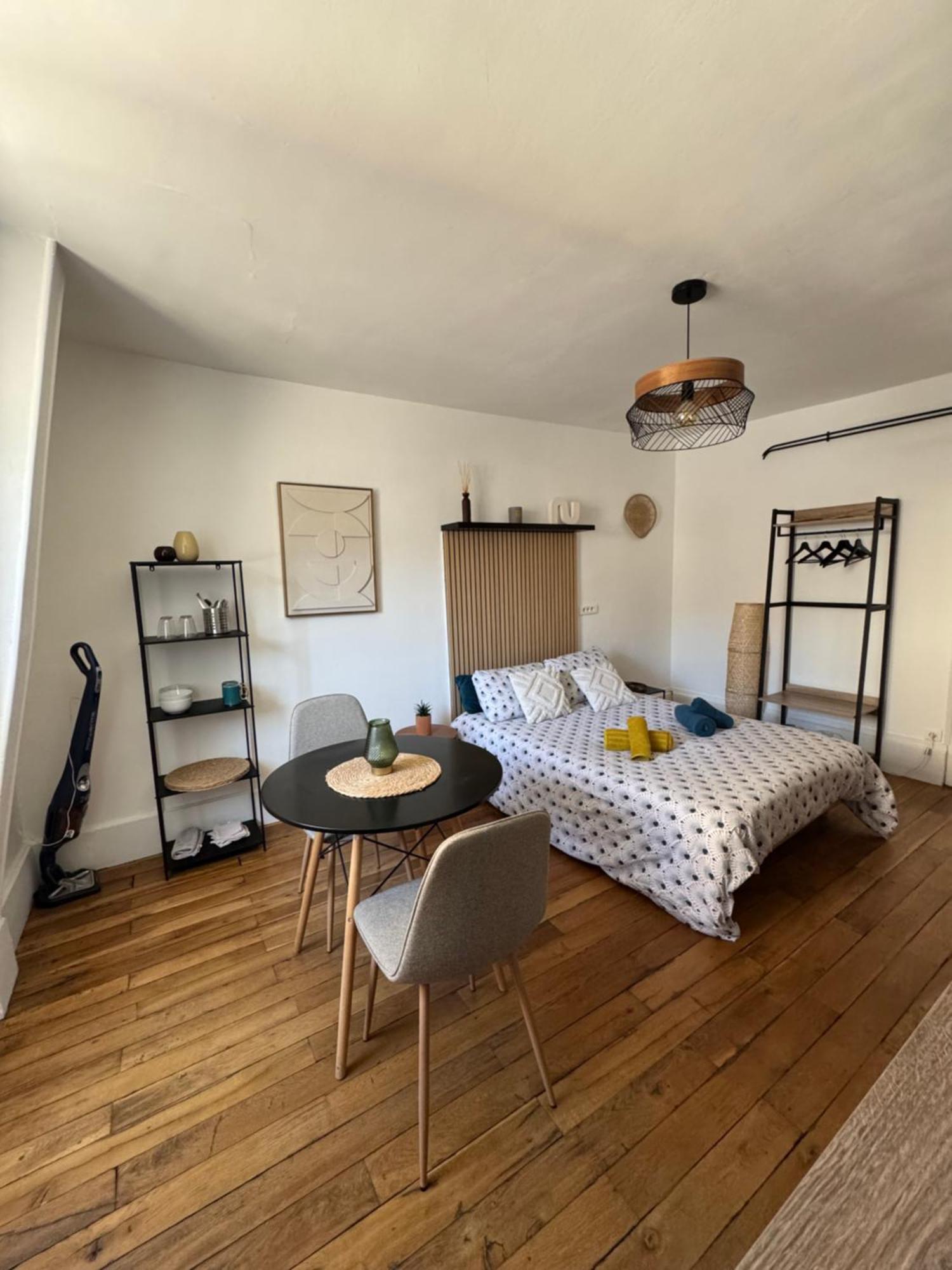 Charmant Appartement Au Coeur De บัวร์ ภายนอก รูปภาพ