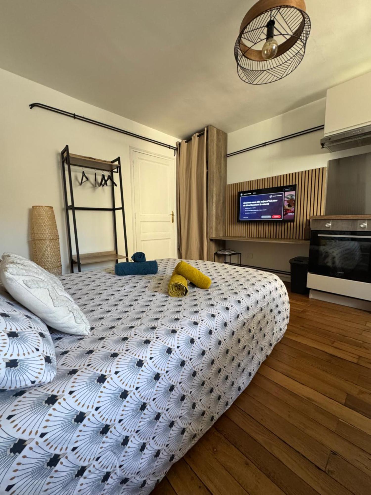 Charmant Appartement Au Coeur De บัวร์ ภายนอก รูปภาพ