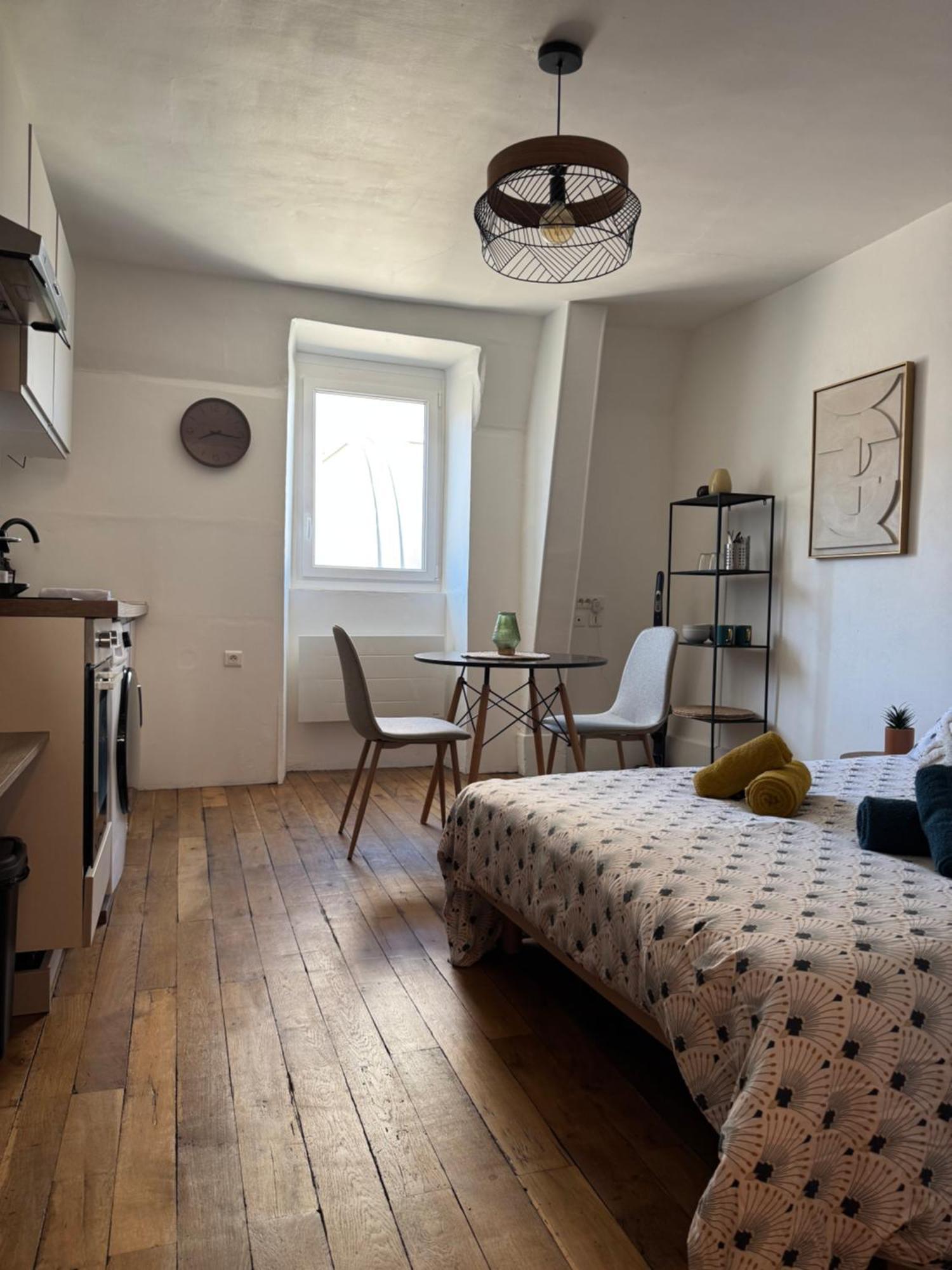 Charmant Appartement Au Coeur De บัวร์ ภายนอก รูปภาพ