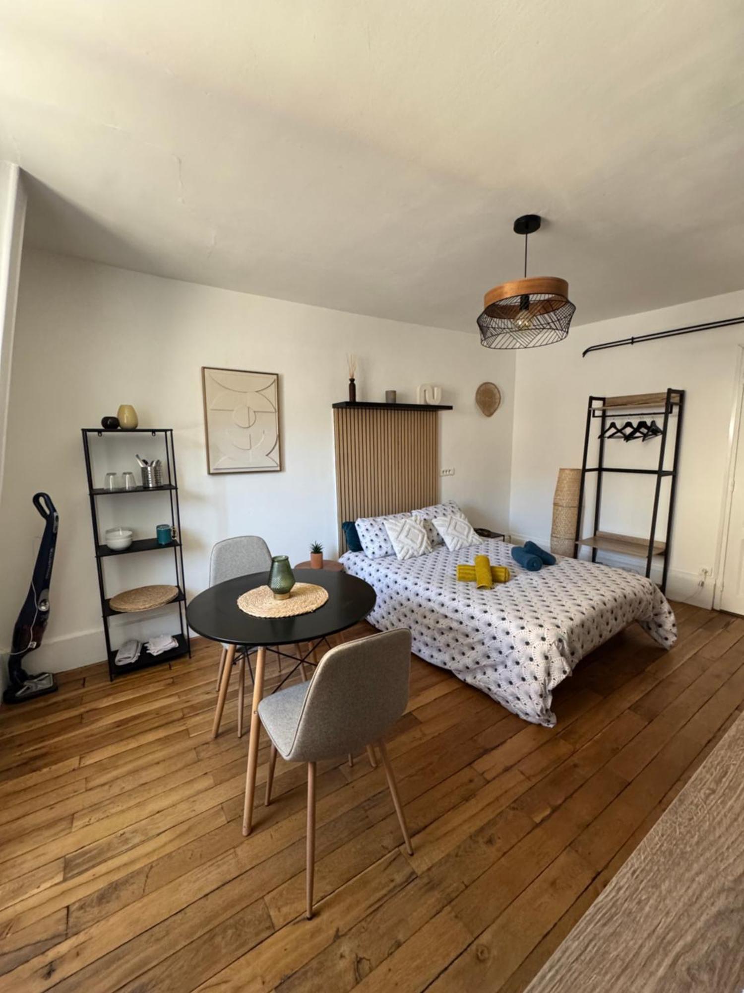 Charmant Appartement Au Coeur De บัวร์ ภายนอก รูปภาพ